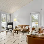 3 Bedroom In 펜션 *