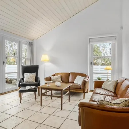 3 Bedroom In Holiday home *